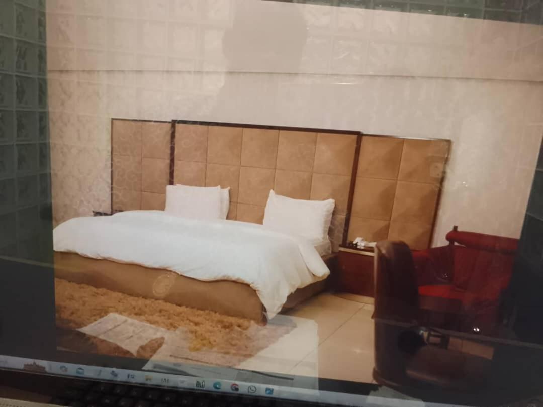 Diamond Lane Hotel Abuja Exteriör bild